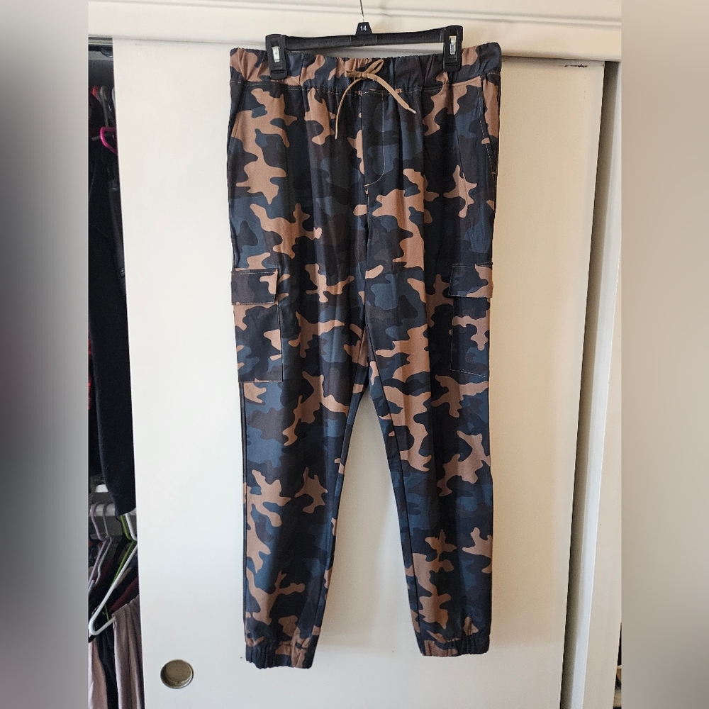 ZYIA Cargo Pants Black and Brown Relaxed Fit